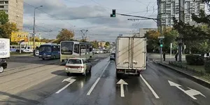 Чи можна їздити по трамвайних коліях пдд пересування автомобіля по шляхах трамвая і особливості (їздити) Чи можна їздити по трамвайних коліях пдд пересування автомобіля по шляхах трамвая і особливості