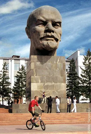 Назад в НДР (Карл-Маркс-штадт 22 роки по тому) (Карл-Маркс-штадт) Назад в НДР (Карл-Маркс-штадт 22 роки по тому)