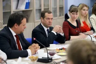 Дмитро Медведєв в технологіях потрібно самим бути лідерами - українська газета (визначатимуть напрямок) Дмитро Медведєв в технологіях потрібно самим бути лідерами - українська газета
