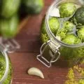 Огірки, мариновані з морквою, готуємо смачно (мариновані огірки) Огірки, мариновані з морквою, готуємо смачно