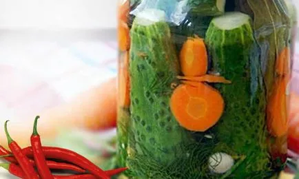 Огірки, мариновані з морквою, готуємо смачно (часник) Огірки, мариновані з морквою, готуємо смачно