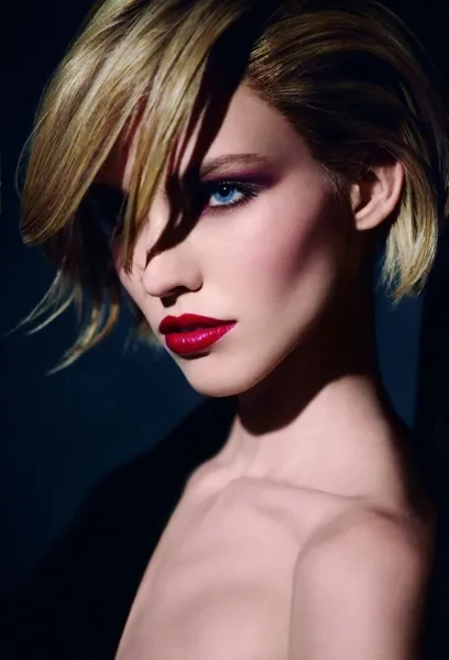 Осіння колекція макіяжу 2014 від Діор dior fall 2014 (зі Свотч) - елена Чемезова (2014 року) Осіння колекція макіяжу 2014 від Діор dior fall 2014 (зі Свотч) - елена Чемезова