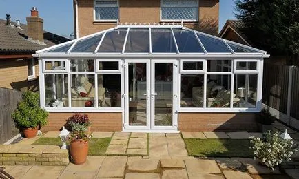 Скління ганку і тераси пластиковими вікнами заміського і приватного будинку - 38 фото