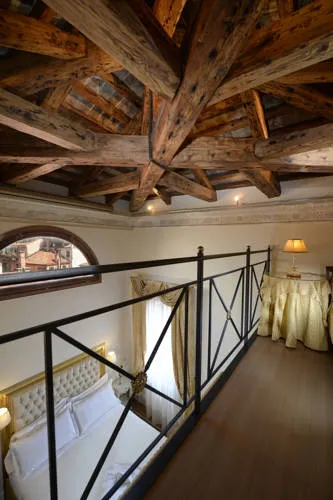 Готель hotel ai reali - small luxury hotels of the world 4, венеція (reali) Готель hotel ai reali - small luxury hotels of the world 4, венеція