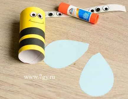 Бджола з картонної втулки