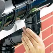 Пластикові водостоки для даху монтаж і установка своїми руками (монтаж) Пластикові водостоки для даху монтаж і установка своїми руками