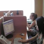 Чому думаючи людина тримає палець у рота погляди і жести, пізнай себе і світ