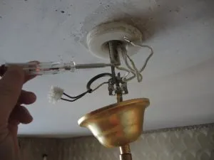 Підключити пятірожковой люстру зможемо самі, чоловік на годину (беремо одному коричневому) Підключити пятірожковой люстру зможемо самі, чоловік на годину