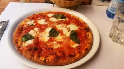 Їжа в римі що спробувати і де поїсти (Pizza alla Romana) Їжа в римі що спробувати і де поїсти