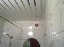 Стеля у ванній кімнаті з пластикових панелей фото як зробити, відео як своїми руками з пвх, (стелю) Стеля у ванній кімнаті з пластикових панелей фото як зробити, відео як своїми руками з пвх,