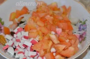 Салат з морської капусти з помідорами (салат з морської капусти з крабовими паличками) Салат з морської капусти з помідорами