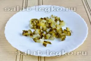 Салат з куркою і зеленим горошком рецепт з огірком солоним і яйцем (горошком) Салат з куркою і зеленим горошком рецепт з огірком солоним і яйцем