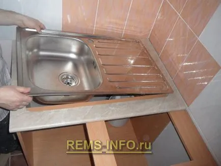 Збірка кухні своїми руками, установка стільниці, установка мийки своїми руками фото (збірка) Збірка кухні своїми руками, установка стільниці, установка мийки своїми руками фото