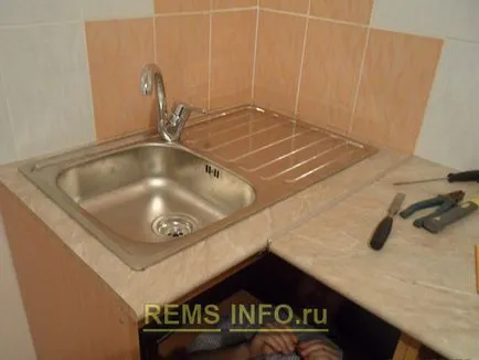 Збірка кухні своїми руками, установка стільниці, установка мийки своїми руками фото (збірка) Збірка кухні своїми руками, установка стільниці, установка мийки своїми руками фото