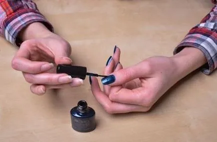 Шелак манікюр (shellac) в домашніх умовах, техніка нанесення (етапи) Шелак манікюр (shellac) в домашніх умовах, техніка нанесення