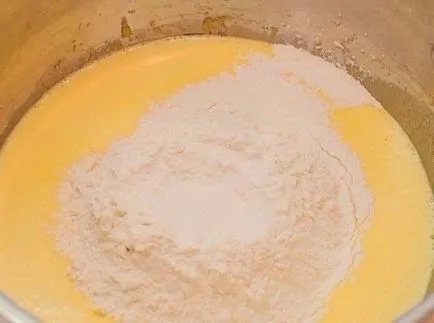 Шарлотка в мультиварці рецепт з яблуками з покроковими фото (рецепт) Шарлотка в мультиварці рецепт з яблуками з покроковими фото