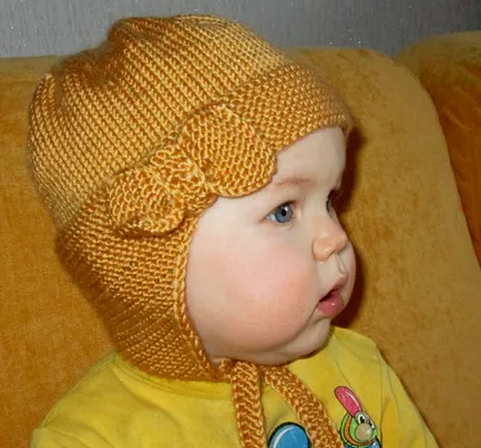 Шапка з вушками спицями