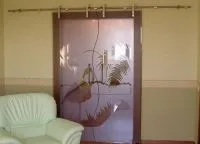 Скляні двері