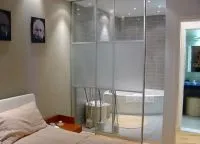 Скляні двері