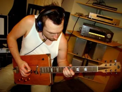 Фестиваль саморобних музичних інструментів - cigar box guitar blues session - (короткий огляд) (інструментів) Фестиваль саморобних музичних інструментів - cigar box guitar blues session - (короткий огляд)