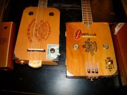 Фестиваль саморобних музичних інструментів - cigar box guitar blues session - (короткий огляд) (diy) Фестиваль саморобних музичних інструментів - cigar box guitar blues session - (короткий огляд)
