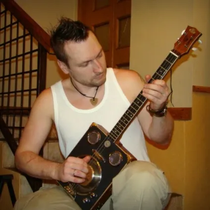 Фестиваль саморобних музичних інструментів - cigar box guitar blues session - (короткий огляд) (медіатори) Фестиваль саморобних музичних інструментів - cigar box guitar blues session - (короткий огляд)