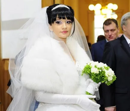 Весільна сукня Бушиній