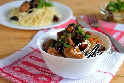 Тушковане м'ясо з чорносливом рецепт з фото (чорносливом) Тушковане м'ясо з чорносливом рецепт з фото