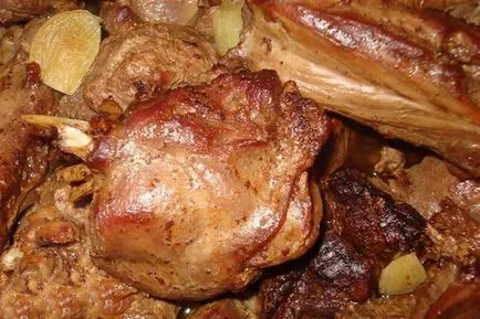 Тушкований кролик в сметані, вини, вершках рецепти для мультиварки і духовки (тушкований кролик сметані вини вершках рецепти мультиварці духовці овочами грибами картоплею чорносливом) Тушкований кролик в сметані, вини, вершках рецепти для мультиварки і духовки