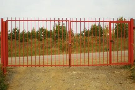 Пристрій в'їзду на ділянку в заміському будинку (в'їзду) Пристрій в'їзду на ділянку в заміському будинку