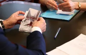 У абзеліловском районі Башкирії засихає дерево, посаджене Рустемом Хамітовим (абзеліловском) У абзеліловском районі Башкирії засихає дерево, посаджене Рустемом Хамітовим