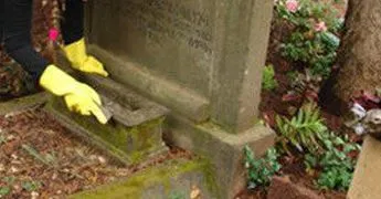 Догляд за пам'ятниками з граніту (пам'ятниками) Догляд за пам'ятниками з граніту
