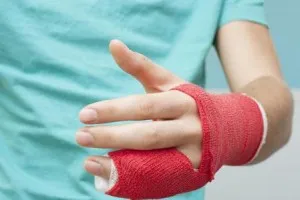 Вивихнула палець на руці що робити перша допомога (робити) Вивихнула палець на руці що робити перша допомога