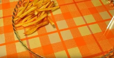 Смачний салат з картоплею (салат) Смачний салат з картоплею