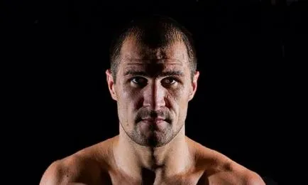 У каліфорнії серед ночі прокидався від того, що на мене таргани бігали (серед) У каліфорнії серед ночі прокидався від того, що на мене таргани бігали