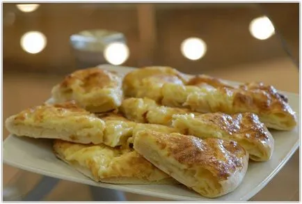 Хачапурі - грузинські коржі з сиром (коржі) Хачапурі - грузинські коржі з сиром