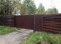 Огорожа з необрізної дошки (зборів необрізної дошки) Огорожа з необрізної дошки
