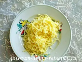 Жульєн з грибами і куркою в булочках (булочках) Жульєн з грибами і куркою в булочках