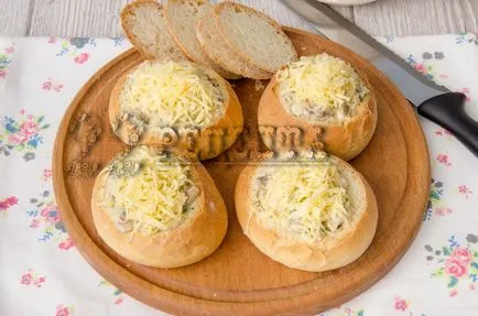Жульєн в булочці з куркою і грибами - рецепт з фото (грибами) Жульєн в булочці з куркою і грибами - рецепт з фото