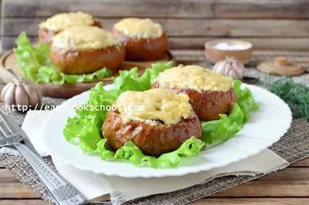 Жульєн в булочці з куркою і грибами, легкі рецепти (куркою) Жульєн в булочці з куркою і грибами, легкі рецепти