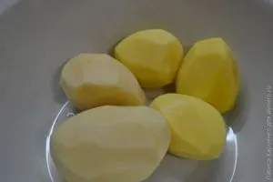 Ароматна картопля з цибулею і беконом (цибулею) Ароматна картопля з цибулею і беконом