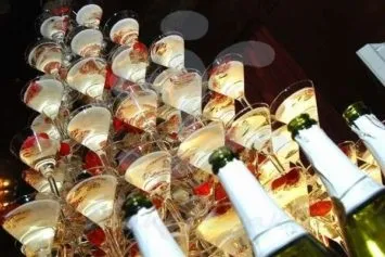 Оренда фонтанів для шампанського на весілля і свято в москві (фонтанів) Оренда фонтанів для шампанського на весілля і свято в москві