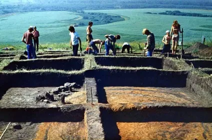 Археологічний пам'ятник Іднакар, Хмельницький і Удмуртія (пам'ятник) Археологічний пам'ятник Іднакар, Хмельницький і Удмуртія