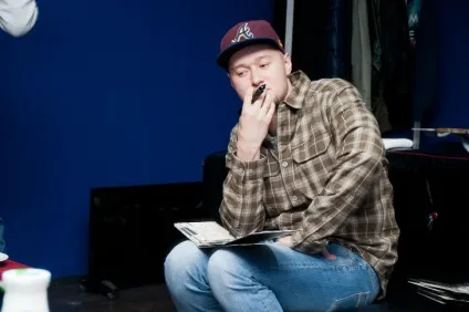 Андрій Хливнюк про пісні російською, ночах в криму - і надії на майбутнє - життя в Україні (Хливнюк) Андрій Хливнюк про пісні російською, ночах в криму - і надії на майбутнє - життя в Україні