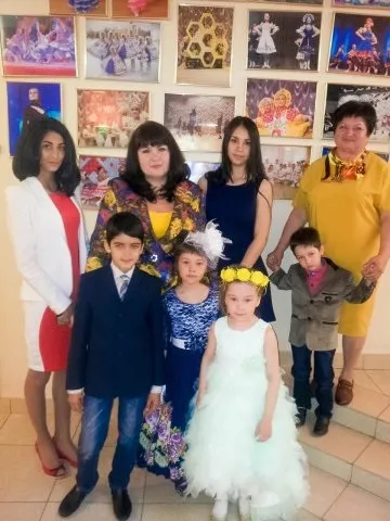 бути мамою