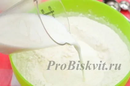 Швидке дріжджове тісто для пиріжків в духовці за 15 хвилин (швидке) Швидке дріжджове тісто для пиріжків в духовці за 15 хвилин