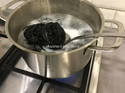 Чорні макарони з чорнилом каракатиці (чорні) Чорні макарони з чорнилом каракатиці