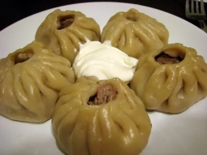 Чиє національне блюдо манти