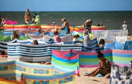 Що таке параван, або що носять на пляж в цьому сезоні