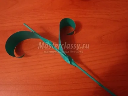 Квітка з паперу для бджілки Майї